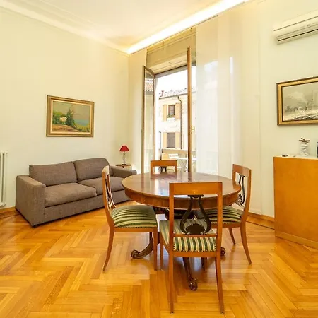 Apartament Refined In The Heart Of With Balcony *