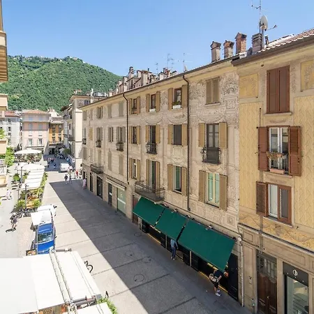 Refined In The Heart Of With Balcony Apartament *