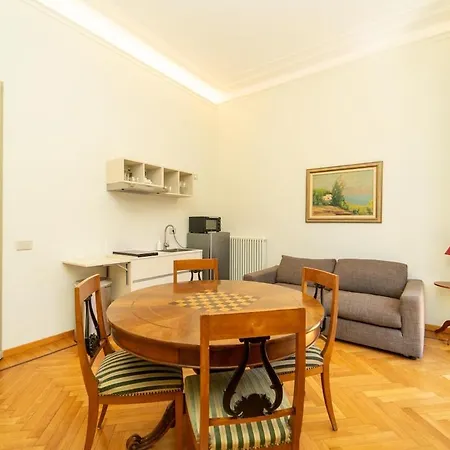 Refined In The Heart Of With Balcony * Como