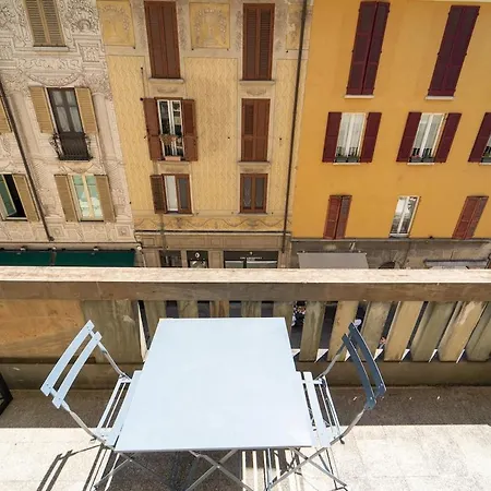 Apartament Refined In The Heart Of With Balcony